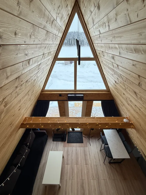 Домик на берегу реки Вишера