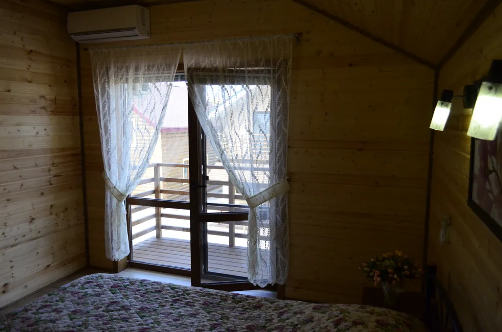 Коттеджи на берегу моря Семейный Дворик