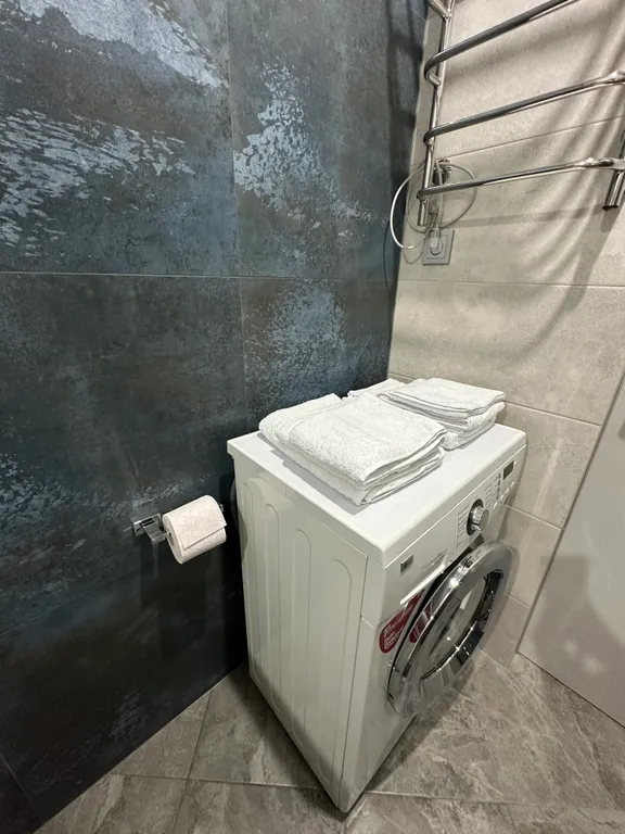 Новые апартаменты, класса комфорт, в центре, с видом на море