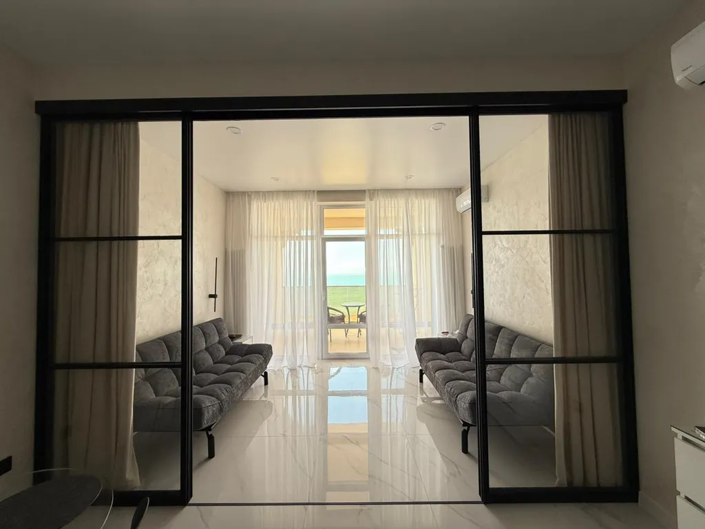 Апартаменты в ЖК Золотые пески с видом на море