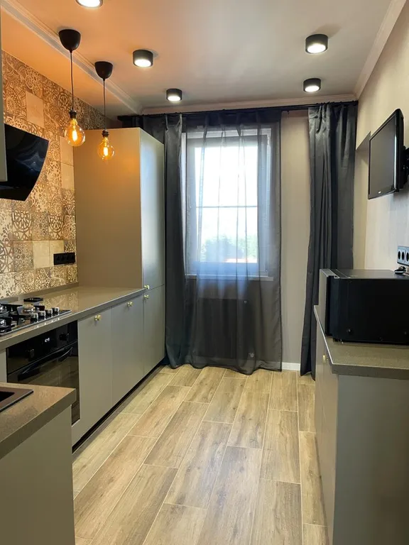 3-комнатная квартира в центре с видом на море и горы