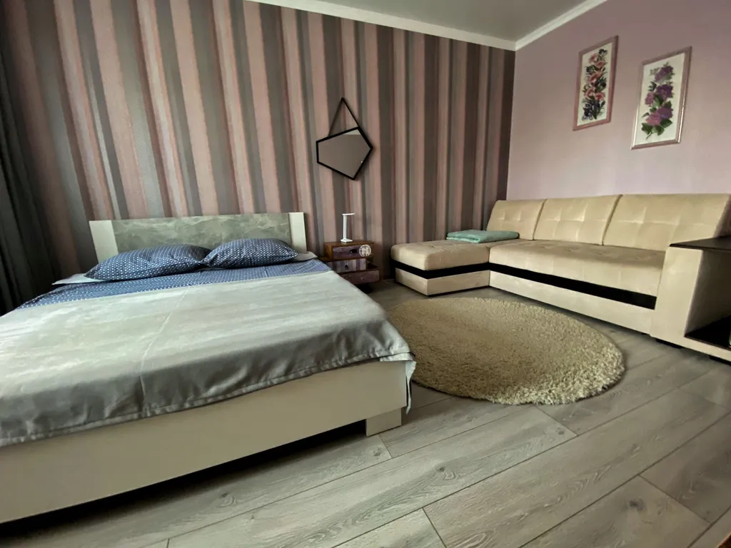 Квартира Квартира с картинами-вышивками рядом с морем и парком — Зеленоградск