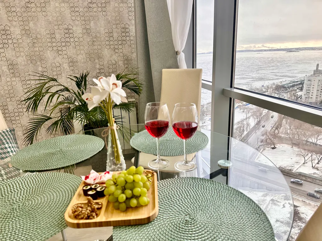 Уютная квартира на набережной Волги у моста