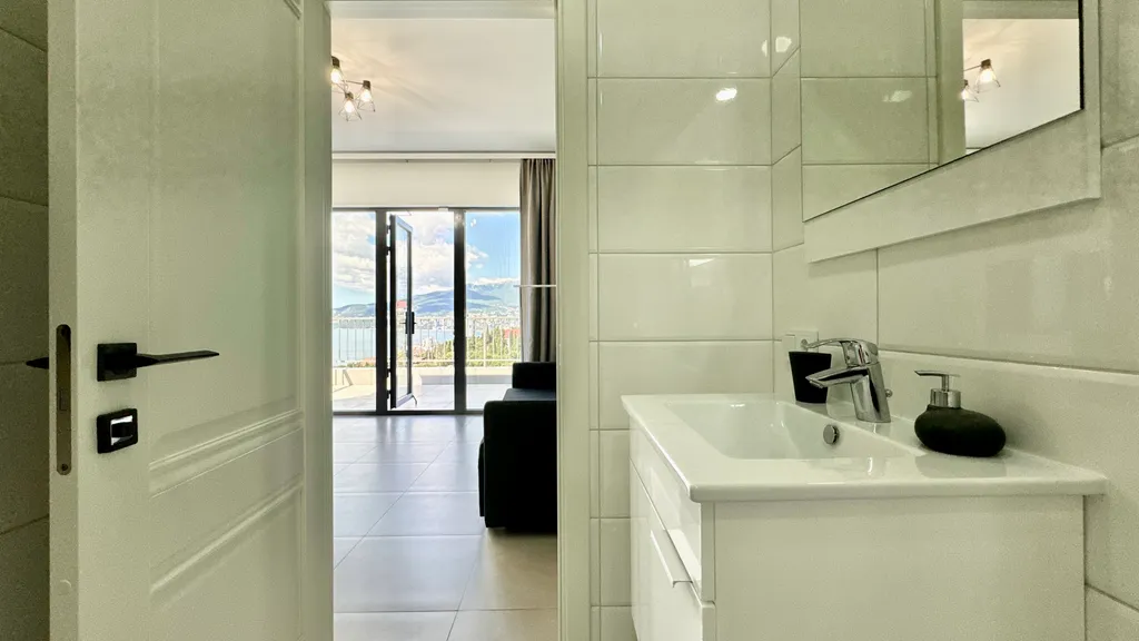 Часть дома с бассейном недалеко от моря Отрадное Ялта