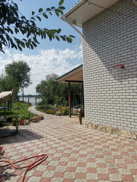 Дом с баней на берегу реки в 10 минутах от центра города