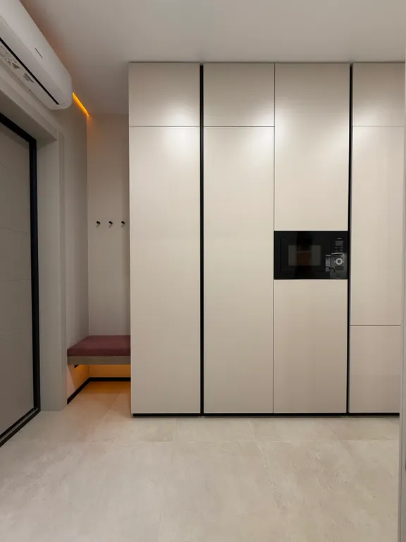 Абсолютно новая квартира в центре на набережной