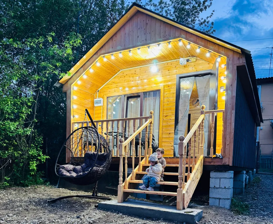 Уютный домик на озере