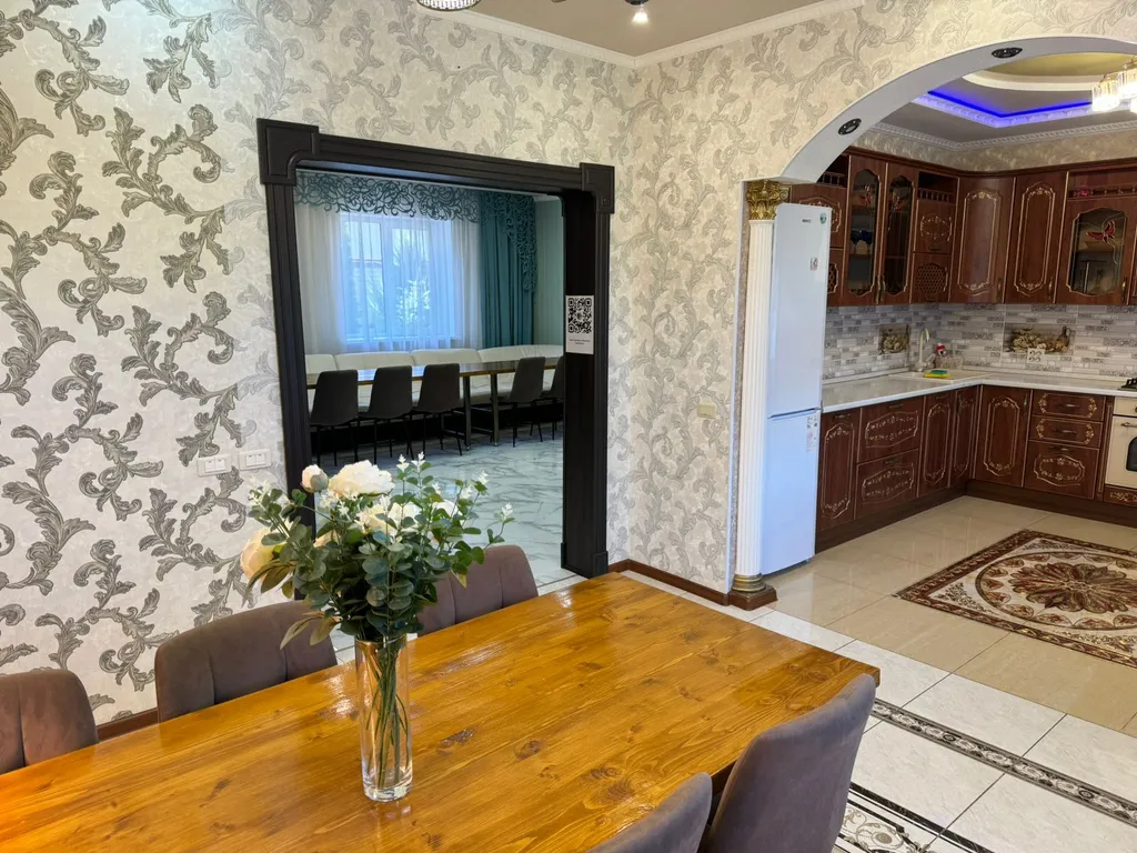 7-комнатный Дом