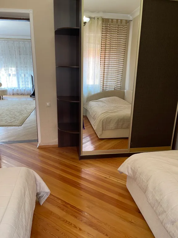 Часть дома с отдельным входом в 3 минутах от моря для большой компании