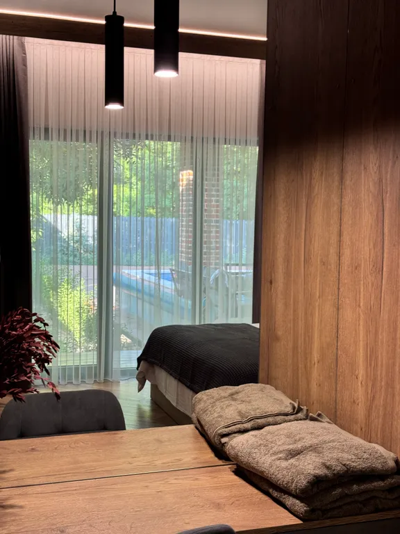 Вилла с бассейном и сауной вблизи леса