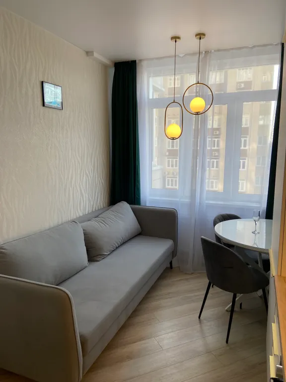 Дизайнерская евродвушка с парящей кроватью