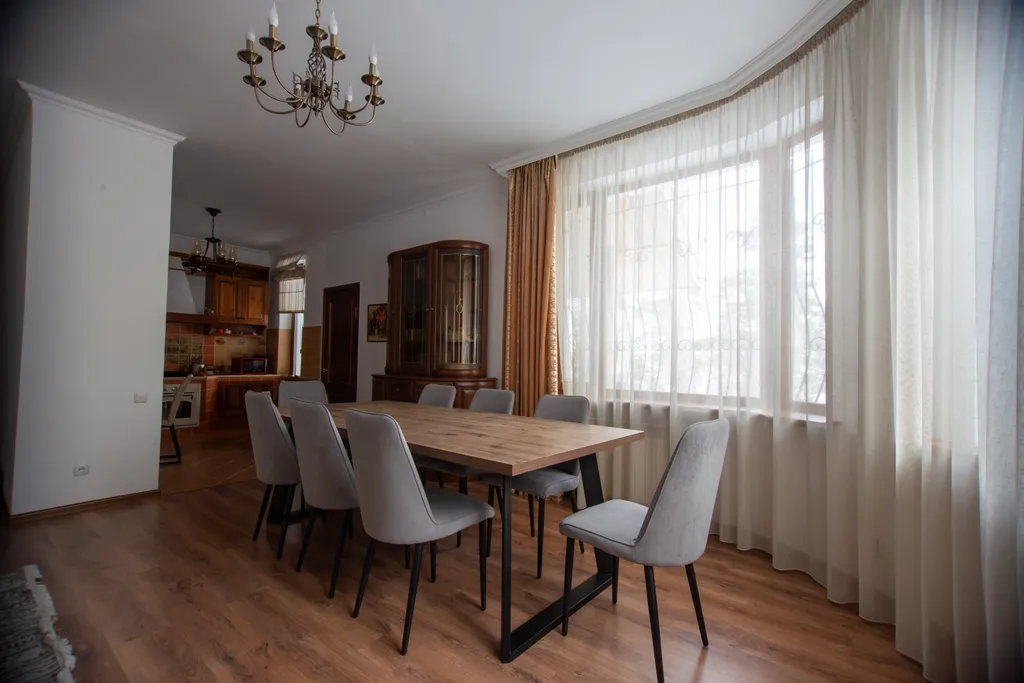 Уютный коттедж на берегу озера