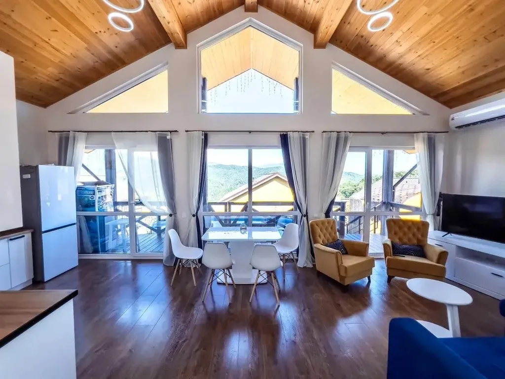 Коттедж Дом с бассейном — аренда посуточно в Сочи