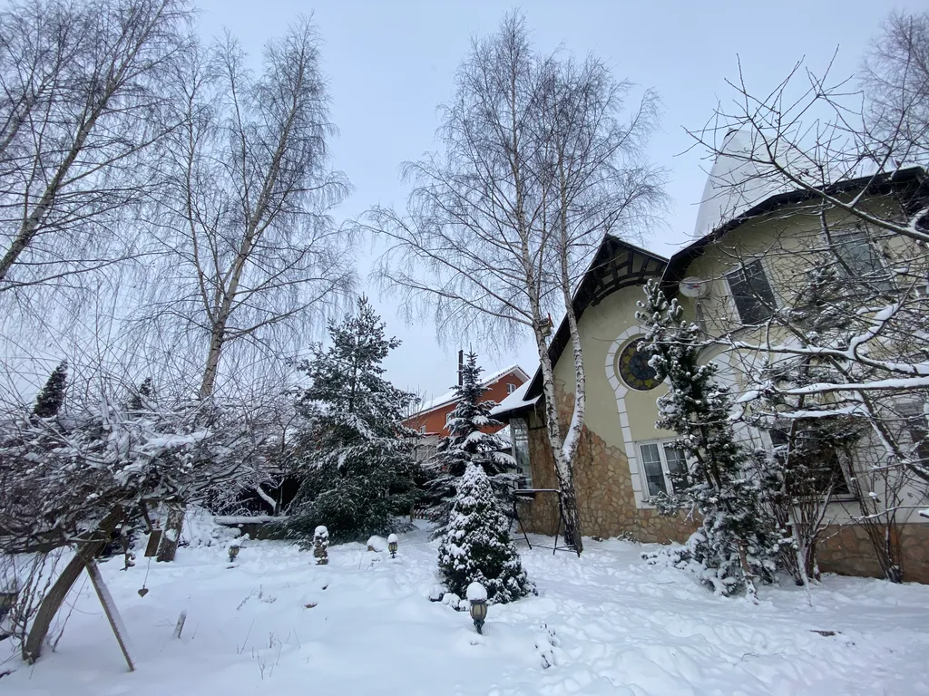 Коттедж с баней и джакузи рядом с горками
