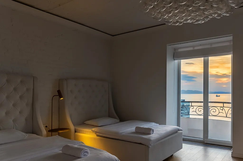 Семейная квартира на первой линии на главной набережной города