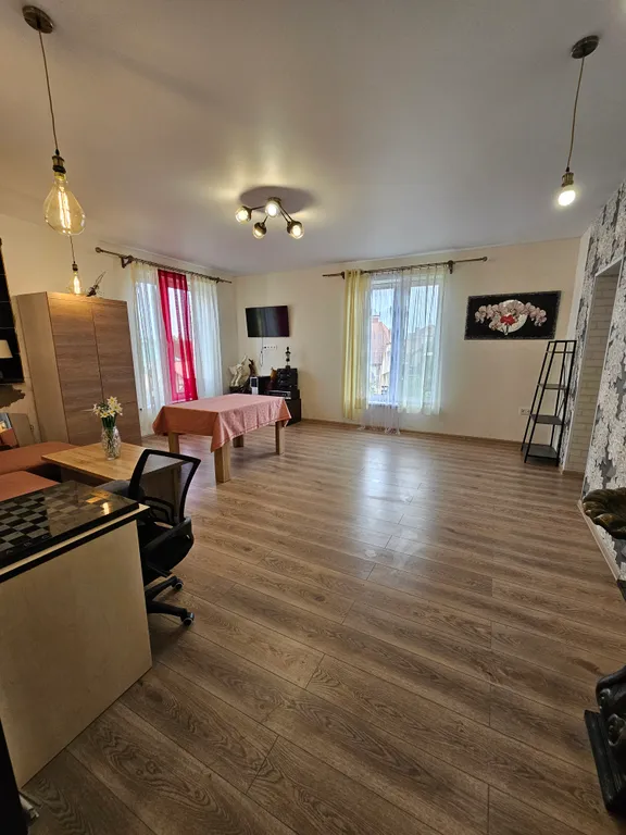 Целый этаж в частном доме в тихом районе