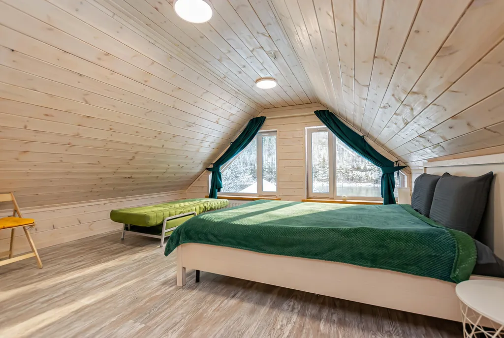 Уютные домики на берегу реки Косьва