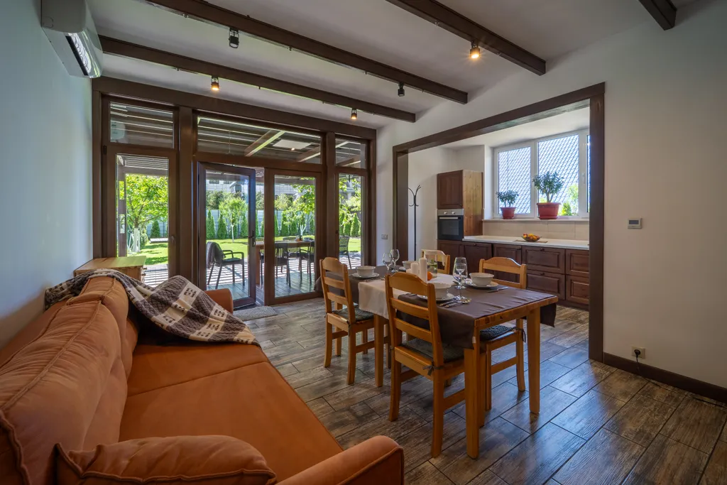 Шикарный коттедж с видом на сказочные горы в центре Красной поляны