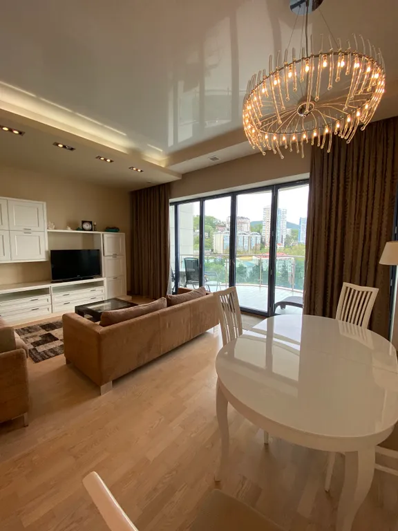 Королевский Парк 3х комнатная с видом на море