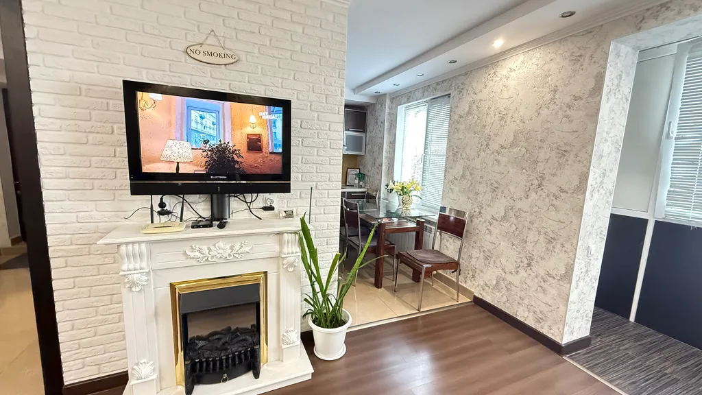 Комфортная 2-к квартира с камином на 50 лет ВЛКСМ