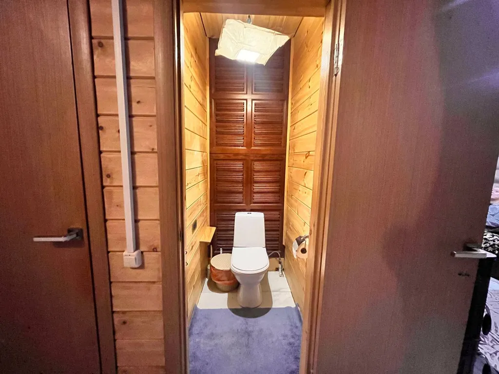 Дом рядом с карьерами