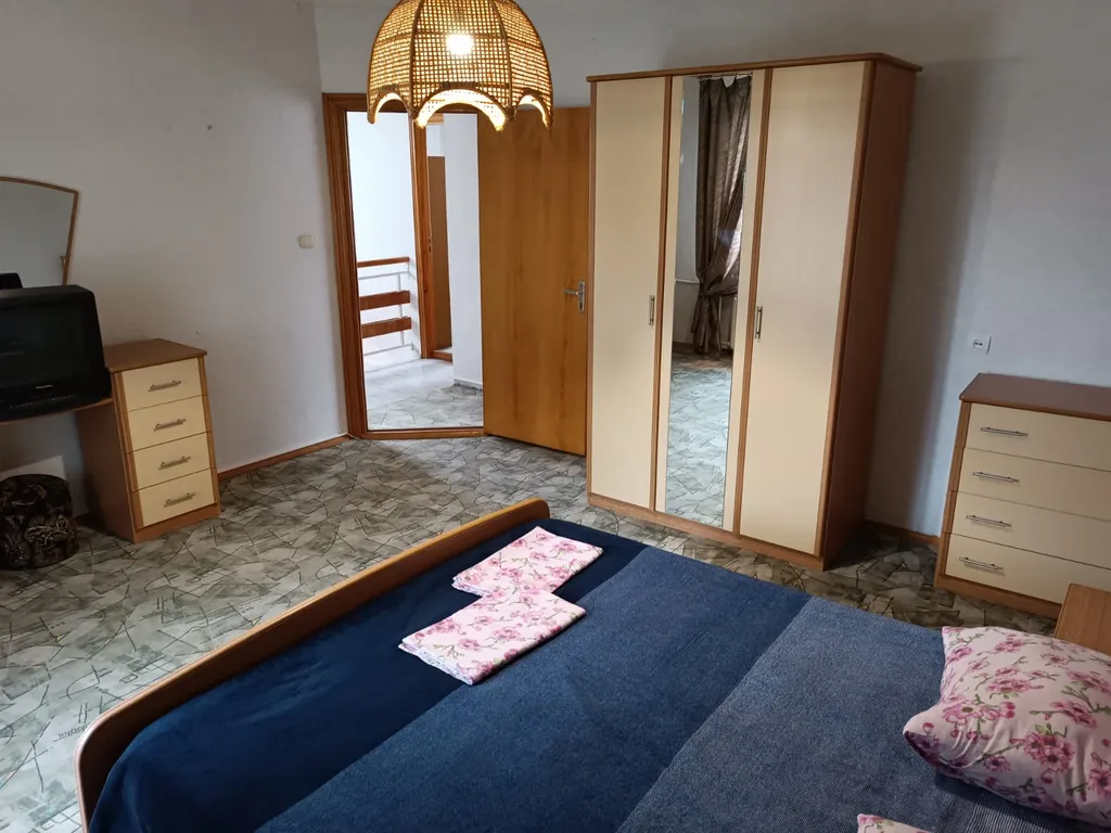 4-комнатный Дом