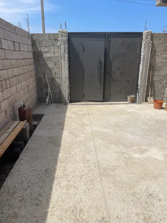 Дом рядом с горячкой, горячий источник и морем