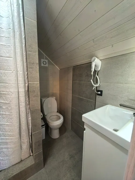 Улучшенный четырёхместный номер с балконом и с собственной кухней