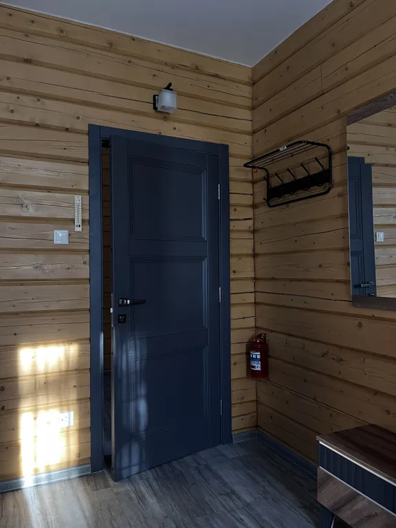 Усадьба в лесу с видом на горы