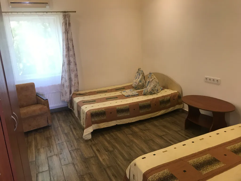 Квартира Уютные апартаменты в центре поселка — аренда посуточно в Черноморское