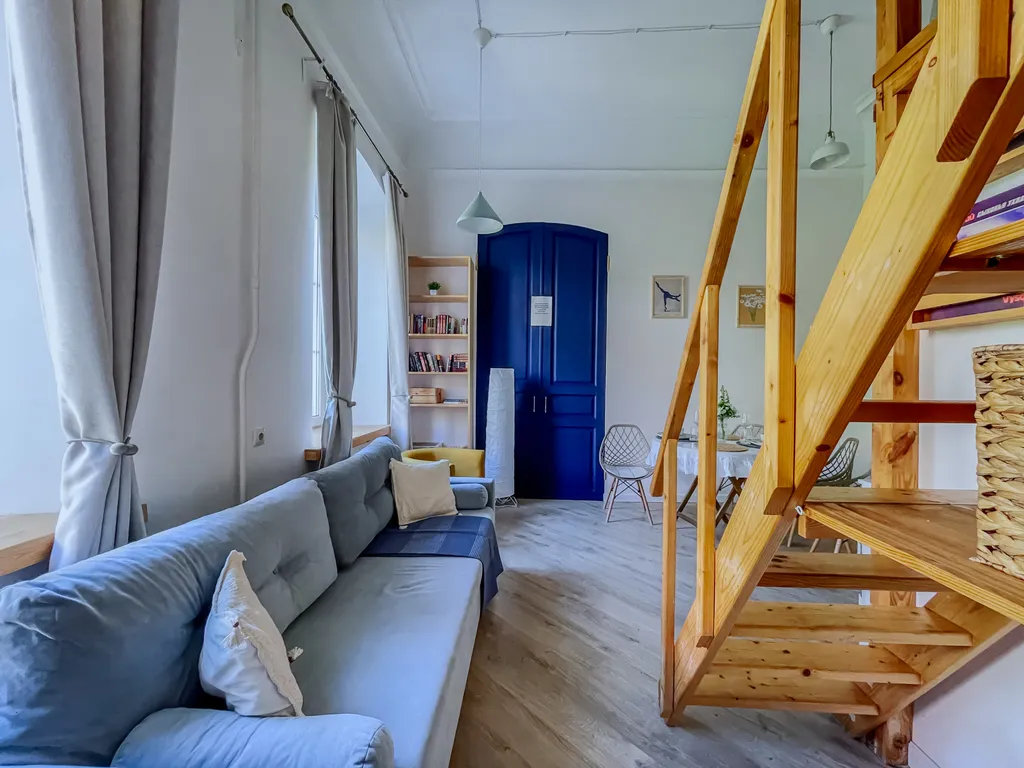 Двухуровневая квартира. Все в пешей доступности