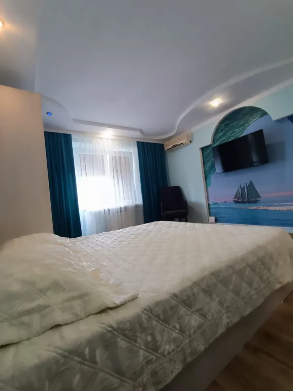 Однокомнатная квартира в районе ЖД вокзала со всеми удобствами и мебелью