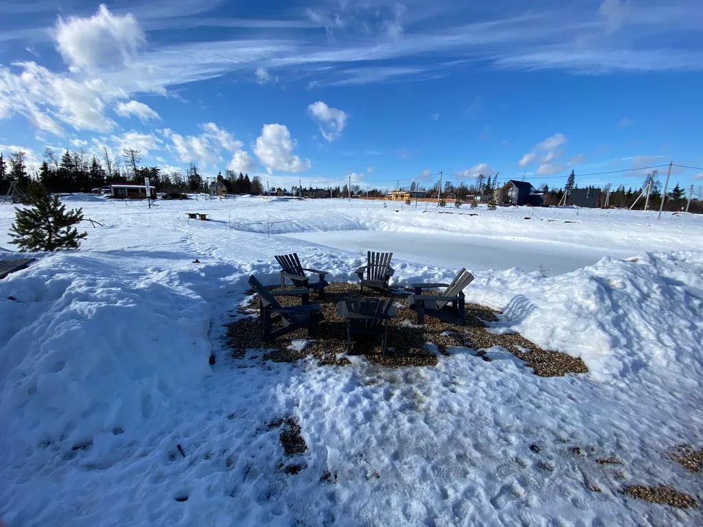 Уютный дом с панорамными окнами