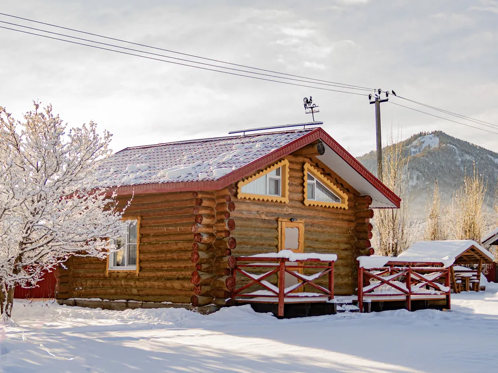 Коттедж Бревенчатая изба с уникальной отделкой — аренда посуточно в Белокуриха