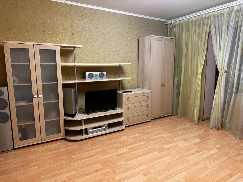 Уютная квартира возле ТЦ и НКИ — аренда посуточно в Нефтеюганск