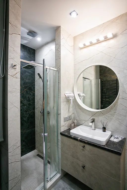 Современная квартира с террасой в приморском парке