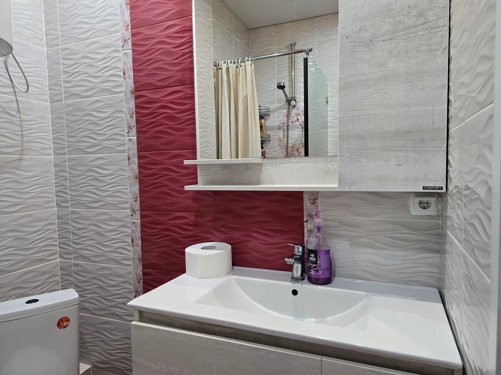 Современная студия возле ТРЦ Аура