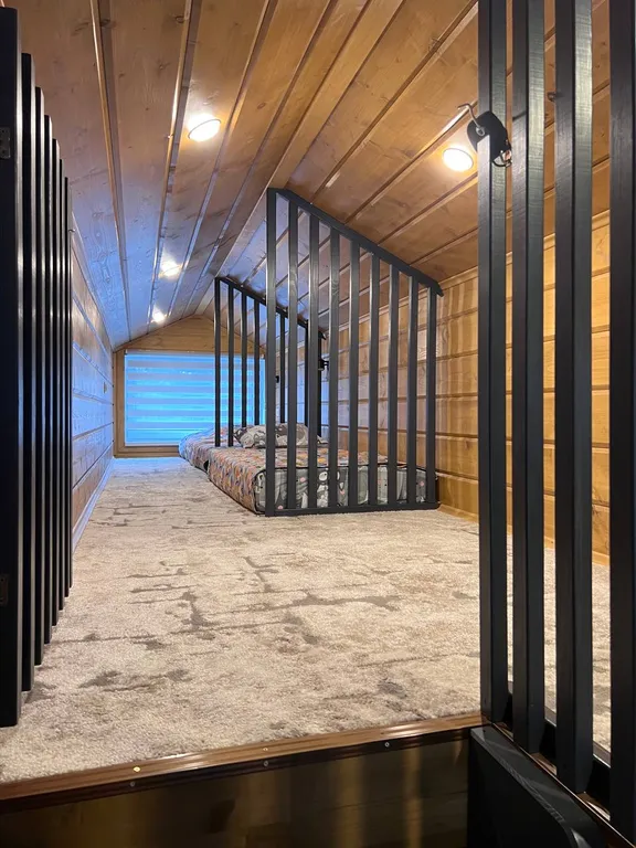 Уютный дом на краю леса