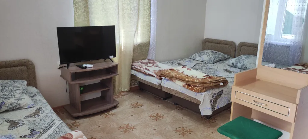 Квартира Трехместный номер № 4 в 400 метрах от моря — аренда посуточно в Судак