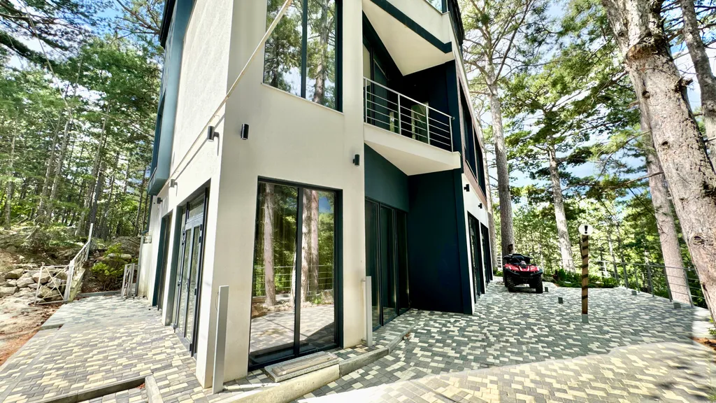 Дом в заповеднике с баней на дровах