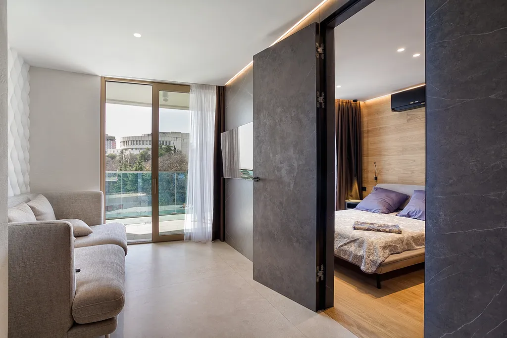 Большой апартамент с итальянским ремонтом с видом на море в приморском