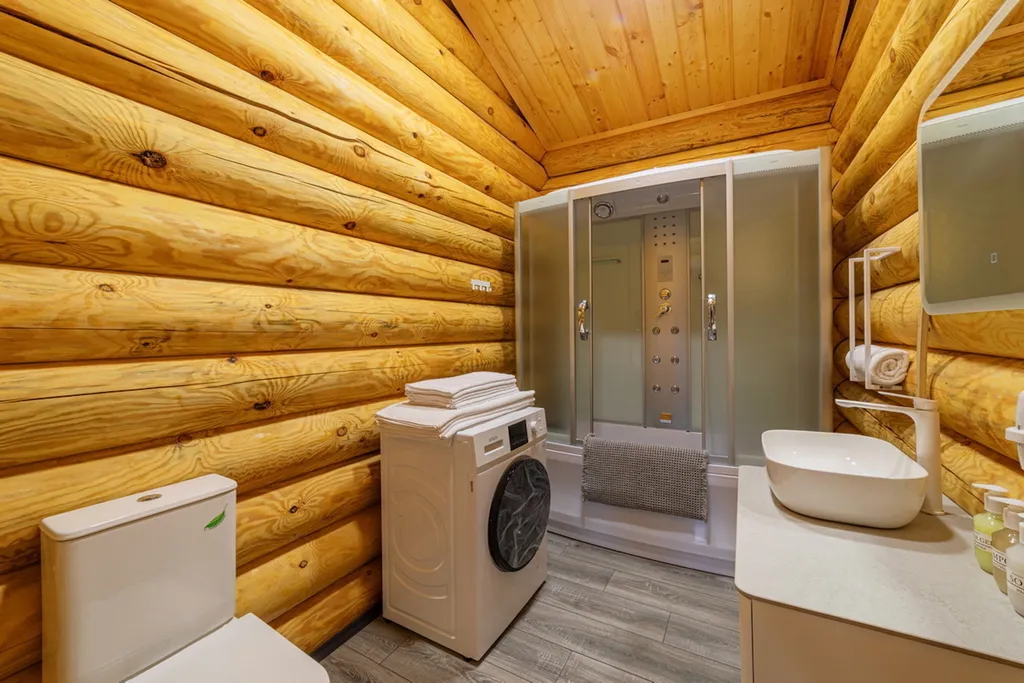 Дом на берегу большого озера