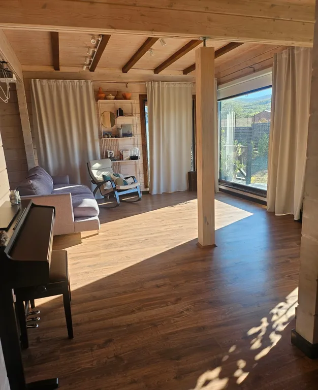 Коттедж Дом для отдыха Mеdley с домашним кинотеатром, террасой и джакузи — Гончарное