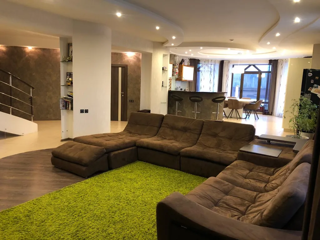 Уютный дом с дизайнерским ремонтом