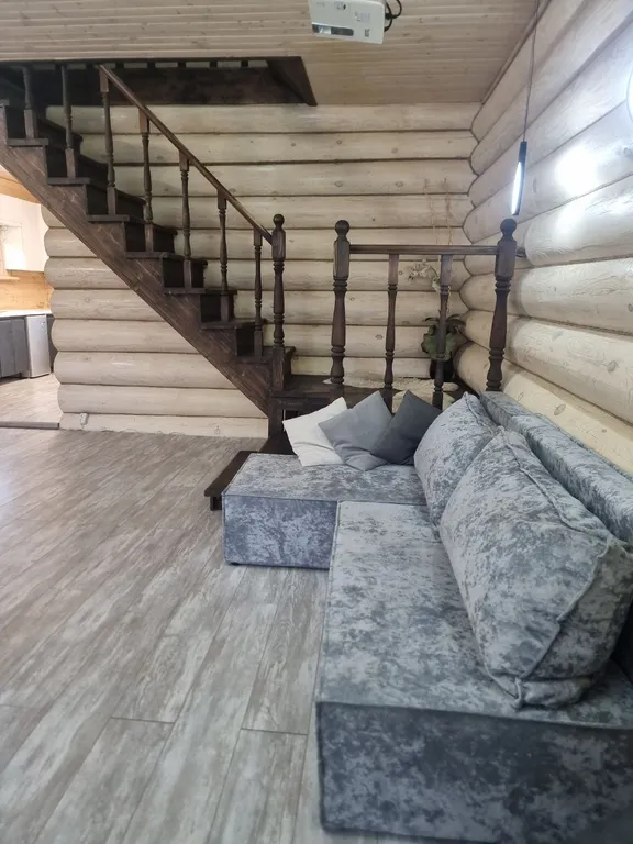 Дом с прудом