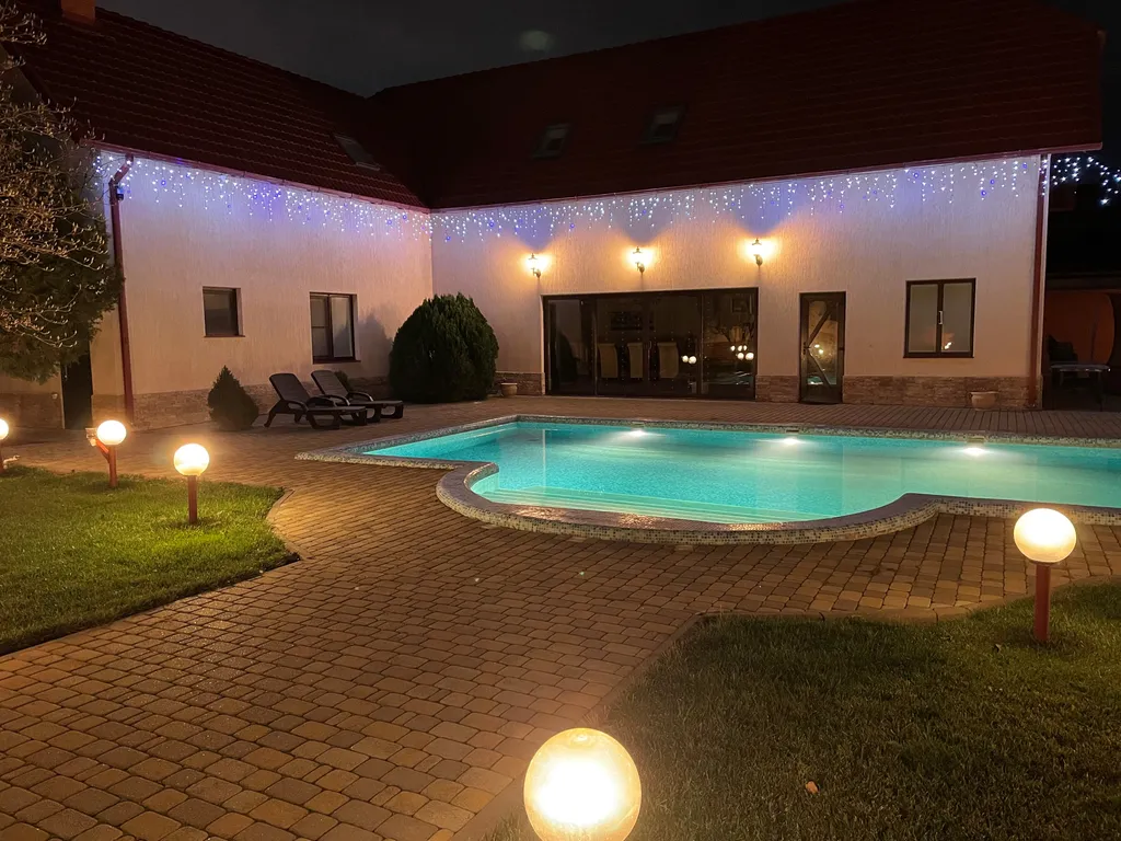 Коттедж Красивый дом с баней и бассейном — аренда посуточно в Краснодар