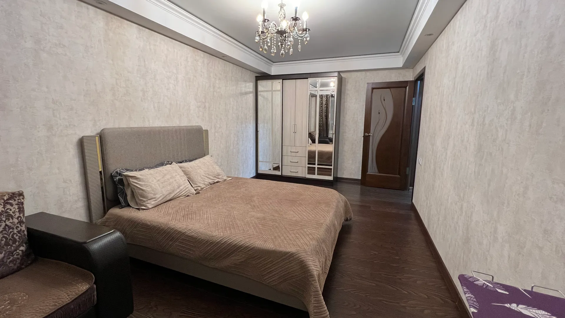 Просторная спальня 