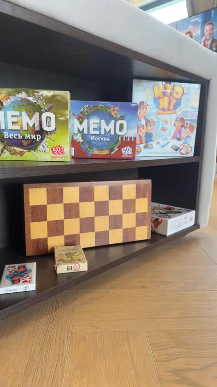 Коттедж Уютный загородный дом у живописного озера, с шикарной новогодней елкой — Санкт-Петербург