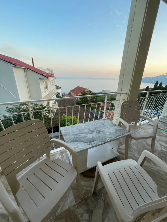 Уютная квартира с видом на море и ялту на Новый Год