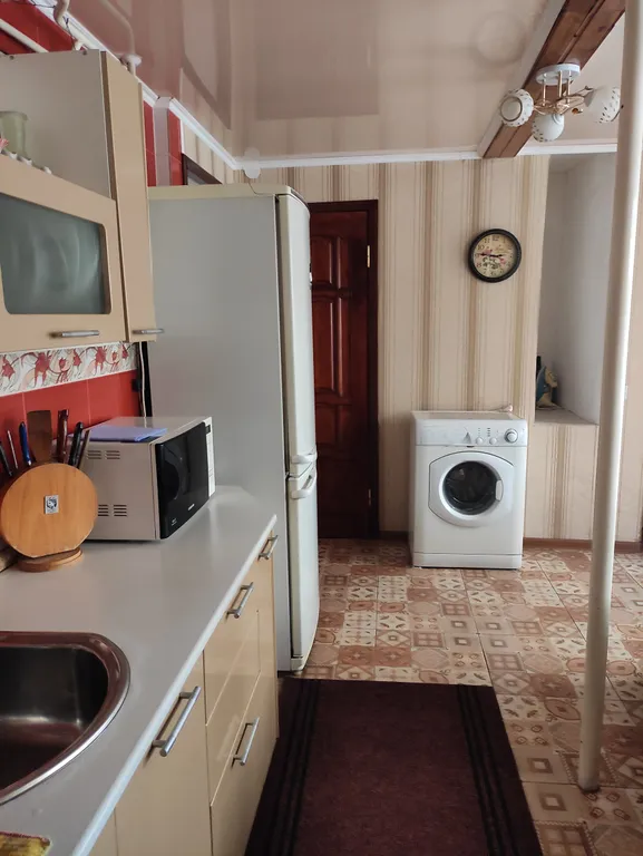 Дом недалеко от колоннады